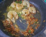Gambar langkah 3 resipi Peria Tumis Udang.