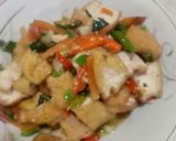 Foto langkah ke 2 dari resep Tumis tahu saori ranjau pedas dan temannya.