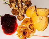 Svéd 🇸🇪 Klasszikus húsgolyók "Köttbullar" áfonyával recept fázis 8 fotója