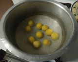 Gambar langkah 5 resipi Onde-onde Labu.