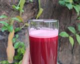 Foto langkah ke 3 dari resep Jus Buah Bit, Nanas, dan Strawberry.