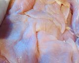 A picture of step 1 of Chicken with Sherry.