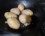 A picture of step 4 of Smashed potatoes 🥔.