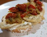 Foto del paso 6 de la receta: Torrada de pollo a la plancha y queso crema con tomate, cebolla y champiñones al pesto