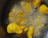 A picture of step 3 of Besan ke pakoda.