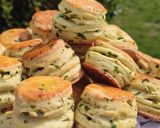 Medvehagymás pogácsa recept fázis 13 fotója