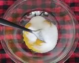 Hình bước làm 1 của món Creme Brulee (serve with raspberries and fig)