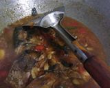 Foto langkah ke 4 dari resep Ikan Mackarel / Sarden Tomat Pedas.