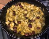Une image de l'étape 16 de Poulet aux olives violettes, sauce crème au citron confit et coriandre.