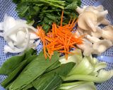 Hình bước làm 2 của món Bún Gạo Xào Rau Củ