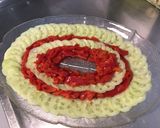 Une image de l'étape 5 de Salade de concombre et poivrons rouges grillés au basilic.