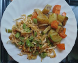 Foto del paso 3 de la receta: Ejotes salteados con pollo y verduras con orégano y jengibre
