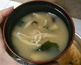 Foto langkah ke 6 dari resep Sup Miso Tahu & Jamur ala Jepang.