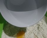 Foto langkah ke 3 dari resep Pizza sosis mozzarella.