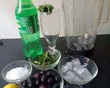 A picture of step 1 of Grapes black grapes Mojito.