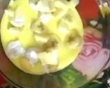 A picture of step 8 of Fruit trifle.