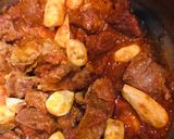 A picture of step 3 of Beef Arvi Salan.