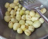 A picture of step 2 of Butter Garlic Potatoes (Aloo).