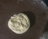 A picture of step 2 of Lachcha paratha.