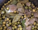 A picture of step 1 of Spicy Green Lentil and Garden Pea Soup.