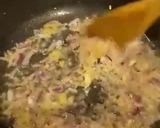 A picture of step 1 of Prawn head and noodle soup.