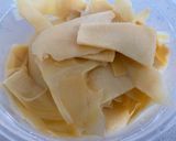 A picture of step 1 of Northern Thai Bamboo Shoot Curry.
