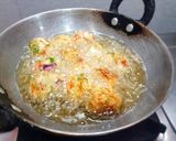 A picture of step 3 of Chowmin veg manchurian and fried rice.