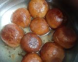 A picture of step 15 of Bread ke gulab jamun.