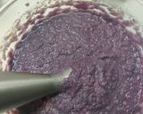 Foto del passaggio 5 della ricetta Vellutata di cavolo viola e porri con crostini e fonduta di parmigiano