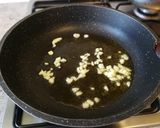 Foto del paso 2 de la receta: Tagliatelle de espinaca con hígado de pollo al Oporto