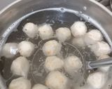Foto langkah ke 2 dari resep [240] Bakso Kuah Instan.