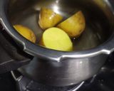A picture of step 1 of Green peas potato sabji.