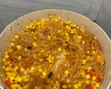 Foto langkah ke 4 dari resep Bihun Jagung Pedas Ekstra Jagung Manis.