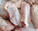 Foto del paso 1 de la receta: Guiso de alitas de pollo con piña