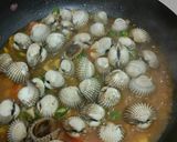 Foto langkah ke 6 dari resep Kerang dara saos asam pedas.