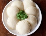 சூப்பர் சாஃப்ட் நெய் இட்லி ரெசிபி ஸ்டேப் 4 புகைப்படம்