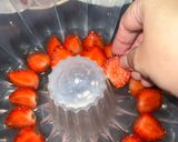 Foto langkah ke 3 dari resep 377. Puding Strawberry.
