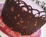 Pas rețetă Tort blat umed crema de caramel și mascarpone cu ciocolata albă 6 fotografie