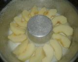 Foto del paso 2 de la receta: Torta invertida de manzana en olla essen😊