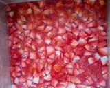 Foto langkah ke 2 dari resep Strawberry Milk Pudding.