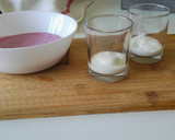 Foto del paso 2 de la receta: Vasitos de yogur griego y cerezas