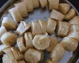 A picture of step 2 of Chocolates cup banana ice cream.