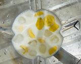 Foto langkah ke 1 dari resep Banana Milkshake.