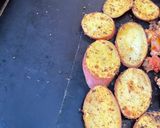 Une image de l'étape 5 de Pommes de terre rouges grillées aux épices et origan.