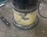 A picture of step 6 of Lenger with tamarind sauce and garlic.