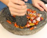 Foto langkah ke 3 dari resep Ayam Goreng 5 Bahan Devina Hermawan.