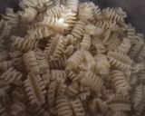 Foto del paso 6 de la receta: Pasta "radiatori" a la marinera, exprés