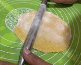 A picture of step 4 of Lauki thepla.