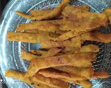A picture of step 5 of Methi stick crispy namkeen.