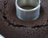 Foto langkah ke 6 dari resep Bolu Coklat Jadul.